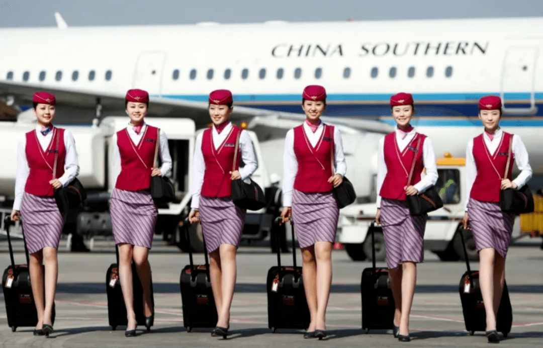 中国南方航空公司空姐图片