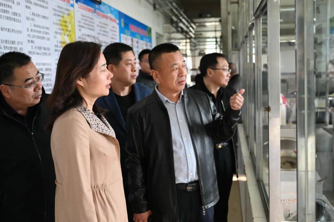 3月20日,巴林左旗旗委副书记,旗政法委书记韩颖对所包保的赤峰市林东