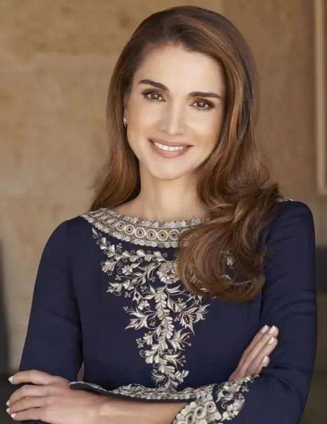 中东公主终于嫁给了爱情,全球最美的女人落泪