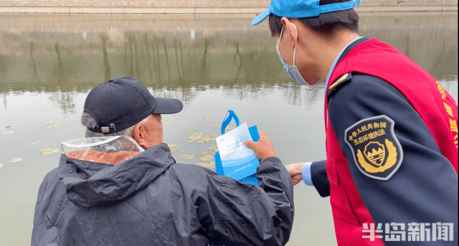 “小蓝帽”刘海豹，用脚印守护即墨183公里海岸线和内陆河流