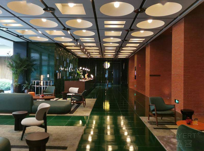 素胚勾勒出青花笔锋浓转淡——景德镇陶溪川凯悦臻选酒店_陶瓷_设计