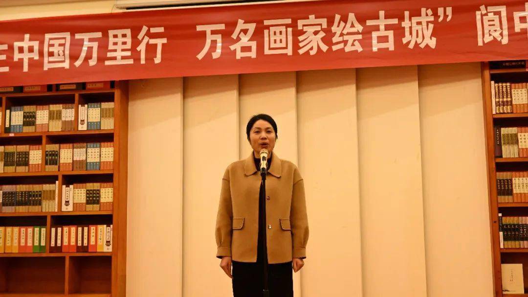 最后,阆中市政府副市长文海燕宣布活动正式开始,拉开