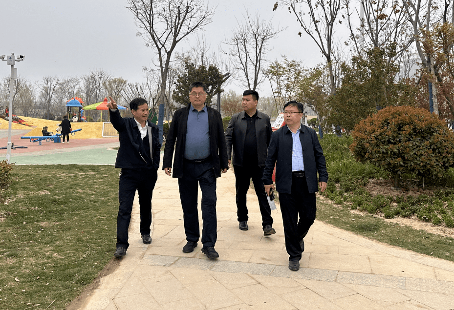 单县综合行政执法局开展"步行全城 丈量文明"活动_工作_公园_绿化