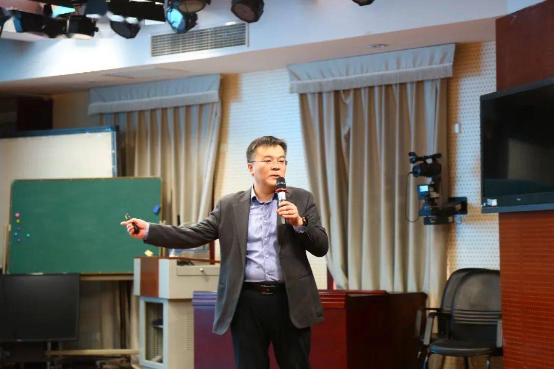 别样课堂 "育"见美好——"百家讲坛"系列活动(五)