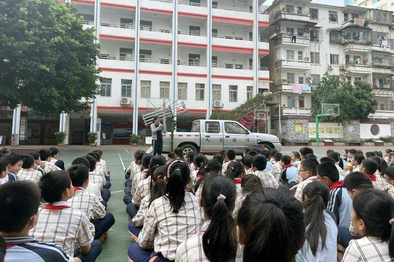 广西气象服务中心走进南宁市壮志路小学开展气象日科普活动_知识_天气