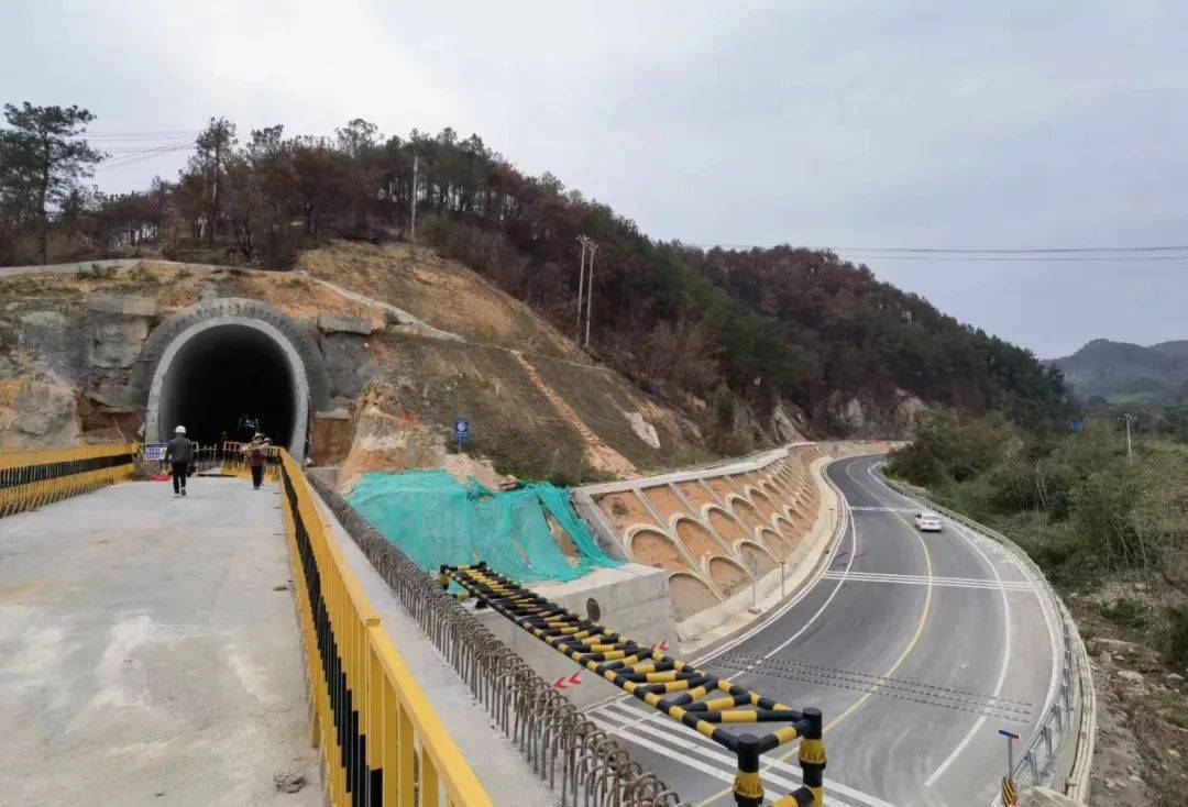 鹰厦铁路华安城区段外移工程顺利推进_隧道_施工_爆破