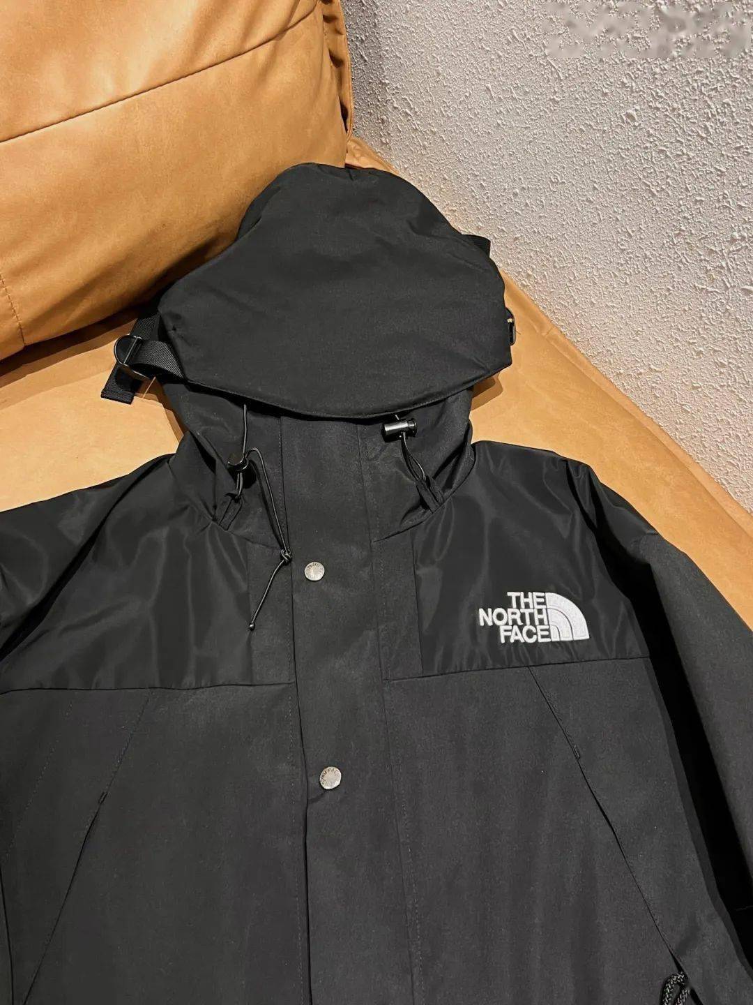 【tnf 北面1990冲锋衣】原价2900 现狂打骨折价1折都不到即可得冲锋衣