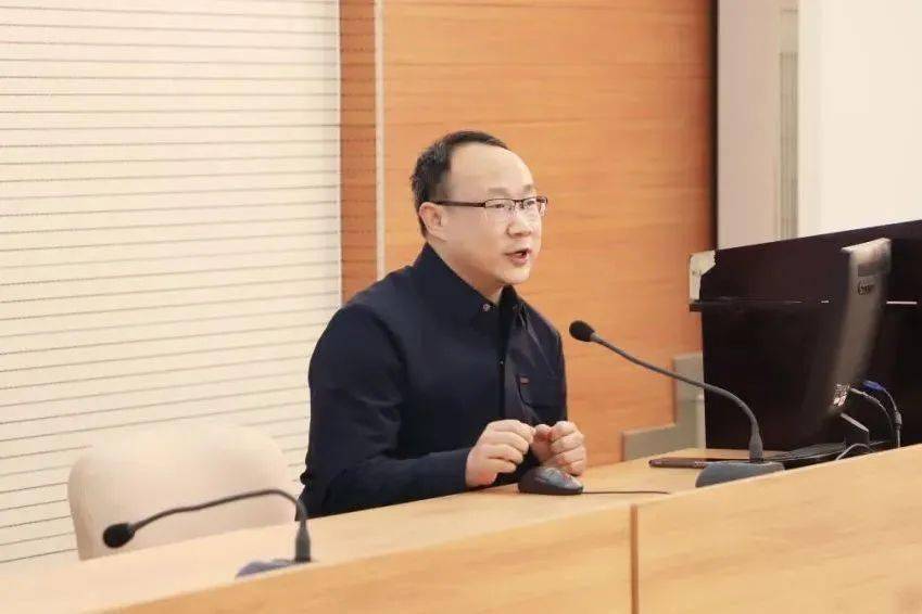 200百余名教育同仁莅临武邑中学参观交流