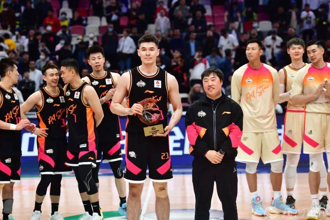 cba全明星赛上演巅峰对决!北区队加时获胜!阿不都沙拉木荣膺mvp!