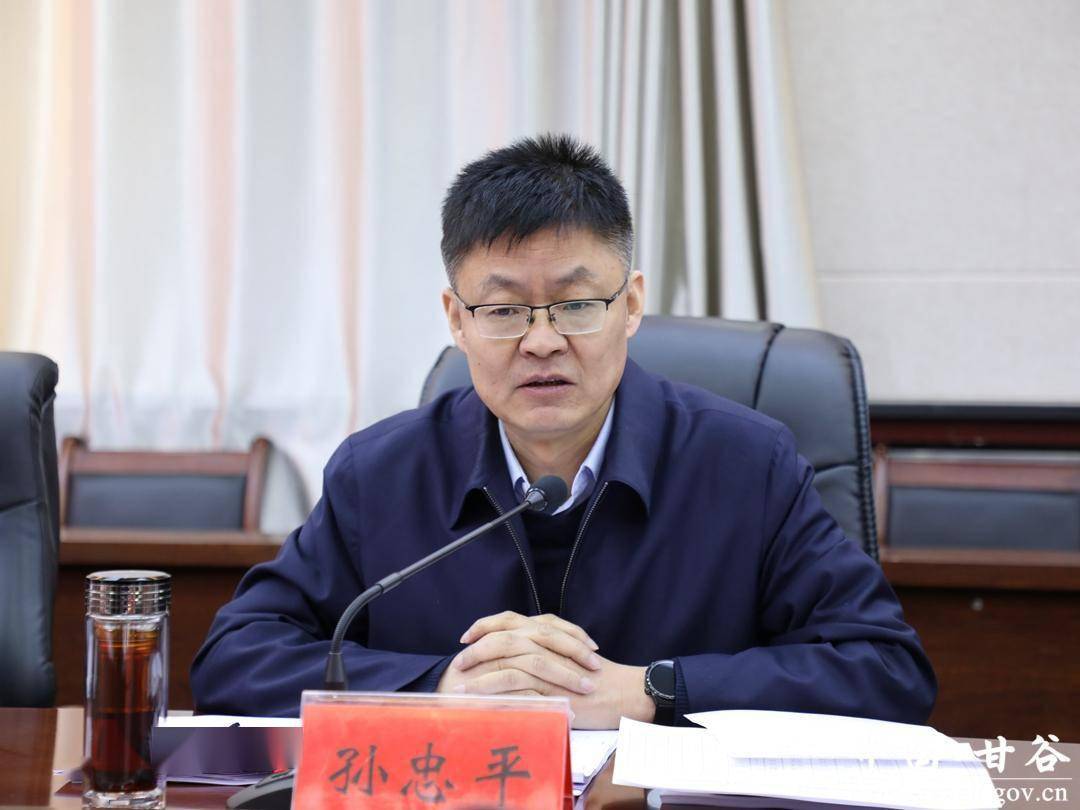 县委常委,副县长张秉春,副县长张涛,庞新志,刘强,金辉,霍艳平对各自