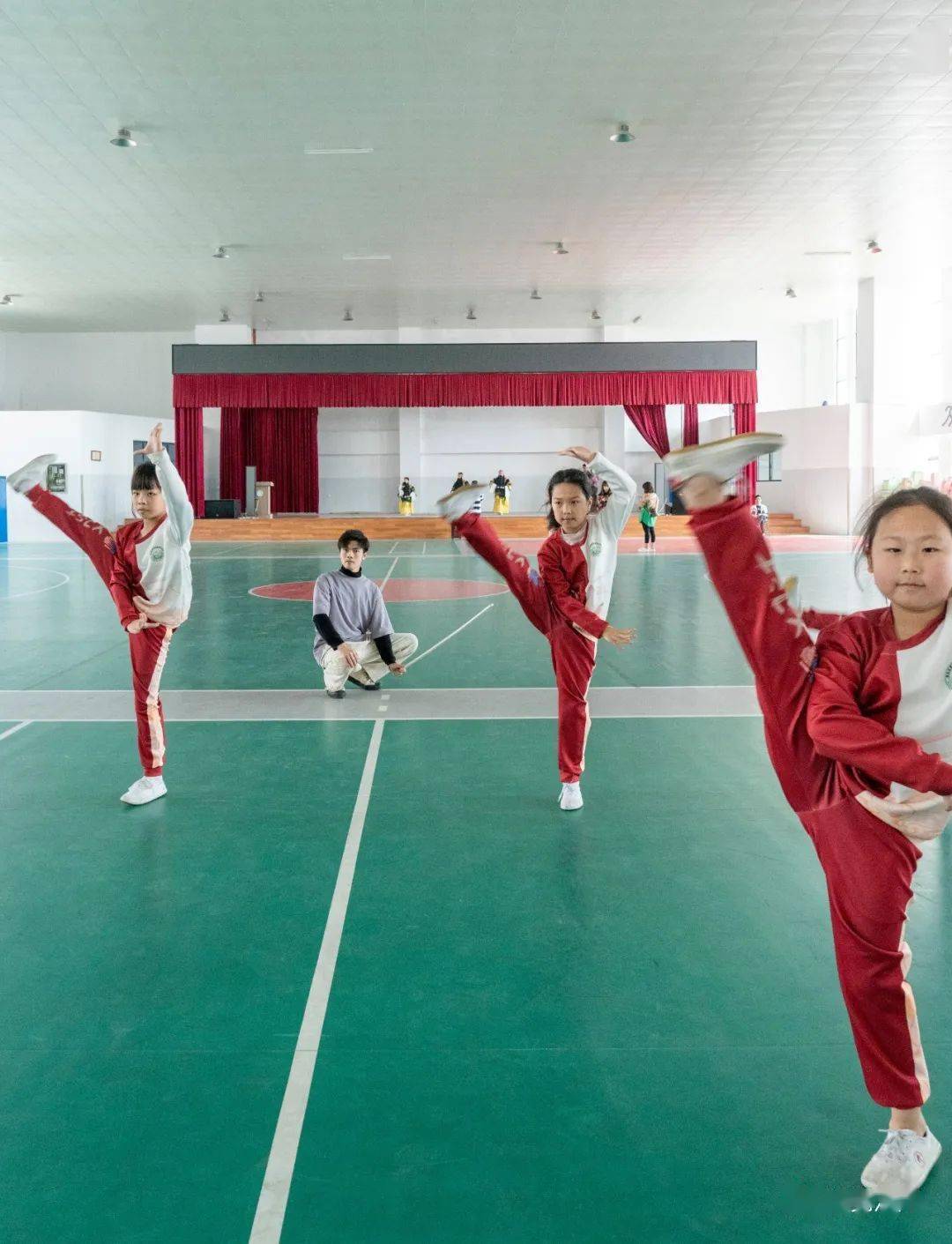 文明创建 | 漳州"戏曲进校园"让文化在传承中更自信_社团_戏剧_演出