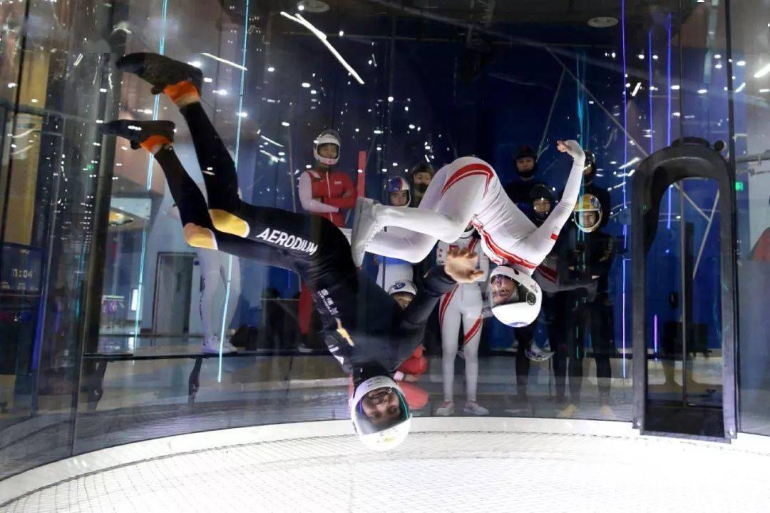 第六届全国室内跳伞(风洞)锦标赛在重庆际华园举行_比赛_感觉_飞行