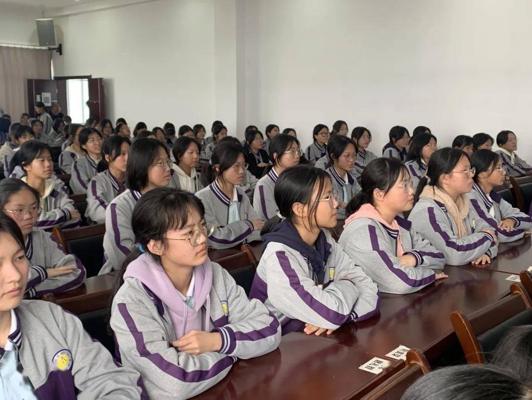 悦纳自己,健康成长 | 绿城育华章安中学_青春_生命_生理