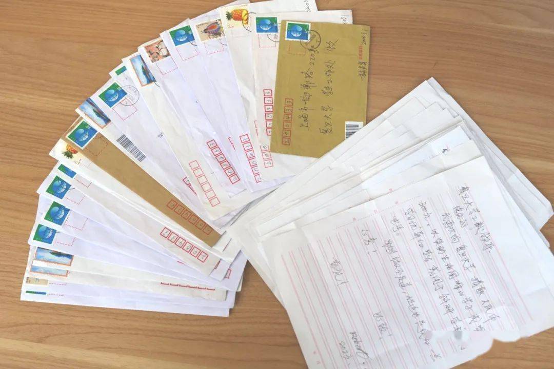 ta六年间寄来20多封捐赠信