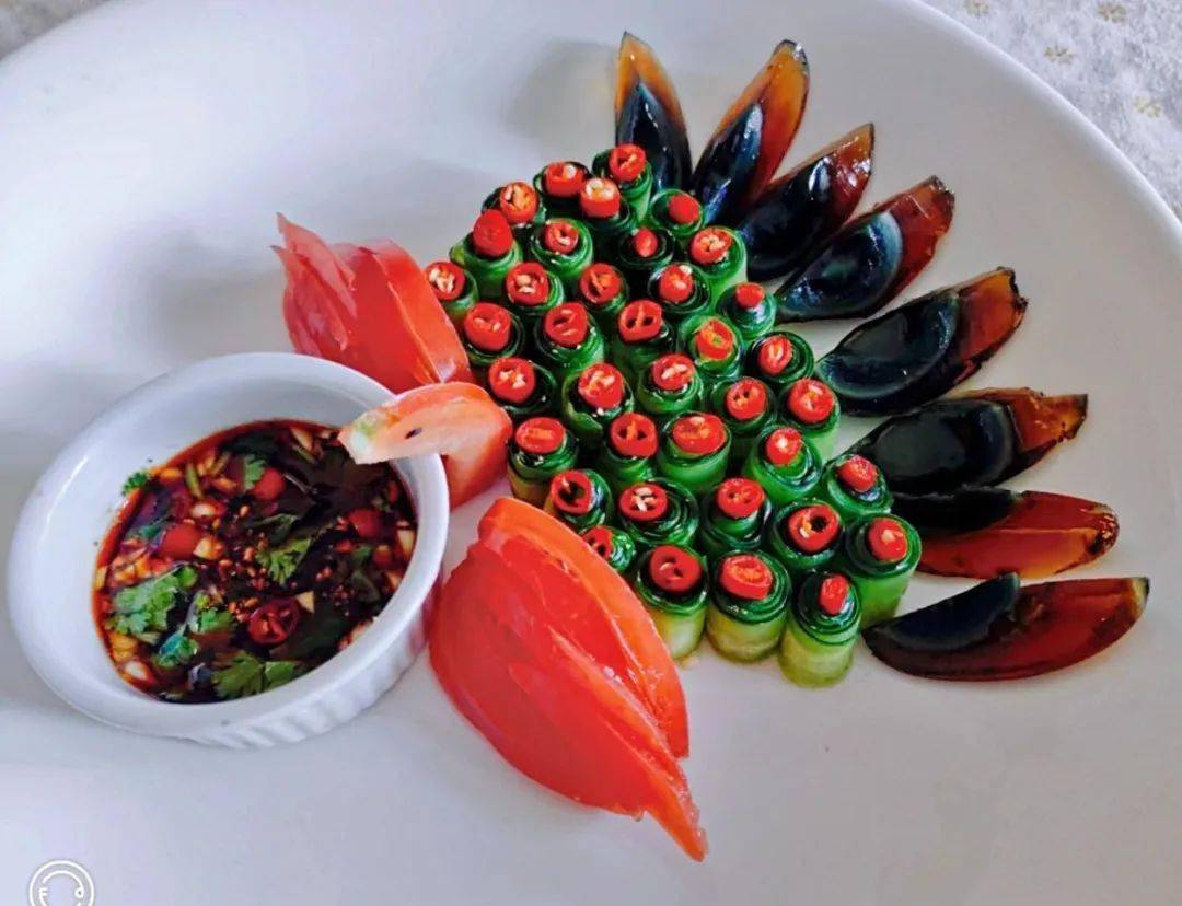 高颜值凉拌黄瓜皮蛋,爽口,解腻就靠它!_同事_凉拌皮蛋_红椒