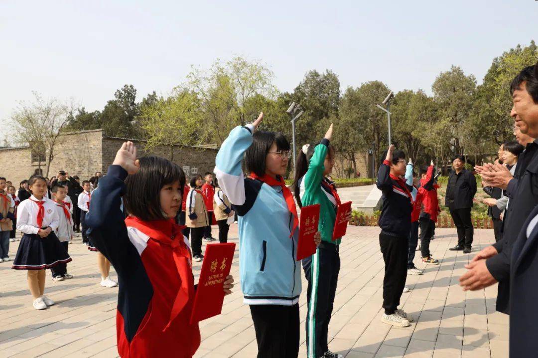 南宫市委副书记许晨,南宫市委常委,宣传部部长陈华和市委宣传部,市