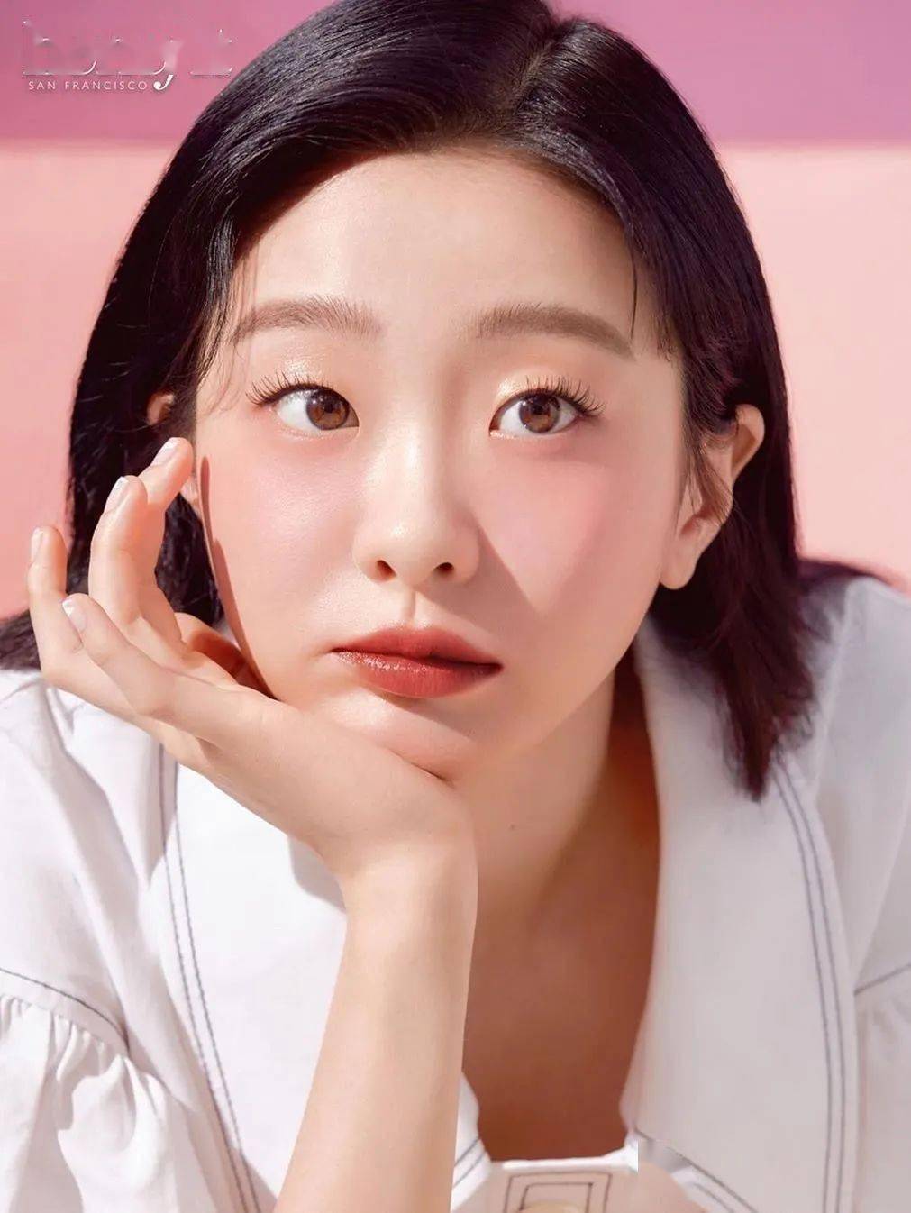 仔细观察单眼皮女明星的妆容就不难发现.睫毛一定是眼妆的重中之重.