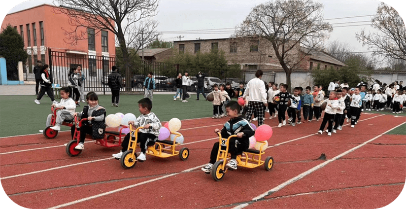 灞桥区常家湾幼儿园举行器械操展现暨亲子运动会