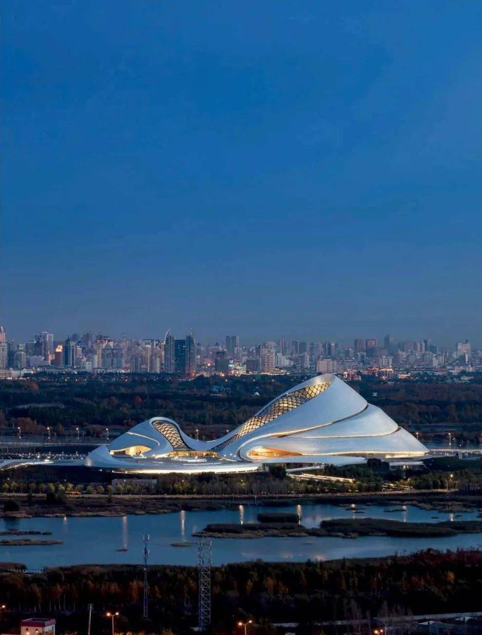 马岩松作品集:反骨建筑师的14年,一部个人狂想曲_扎哈·哈迪德_艺术