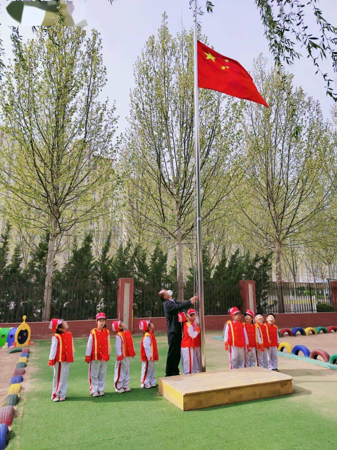 风起清明时 传承爱国情