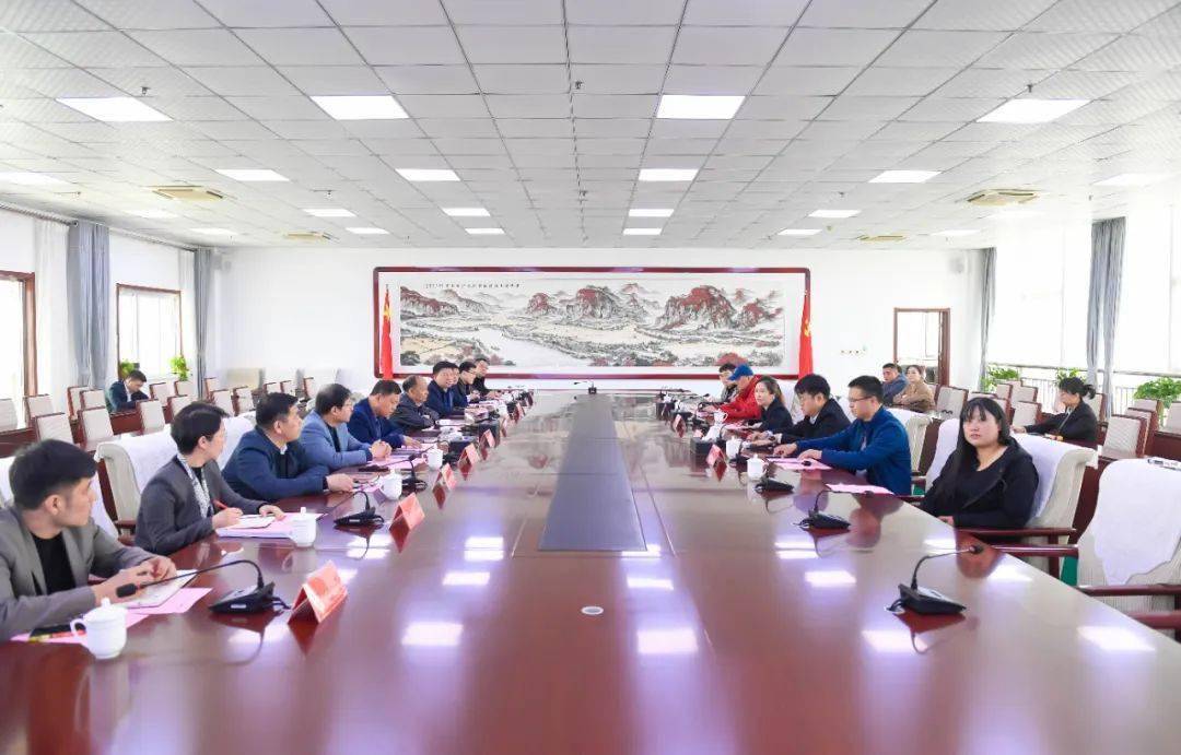 上海电气输配电集团有限公司副总裁李南南一行到邯郸冀南新区考察调研