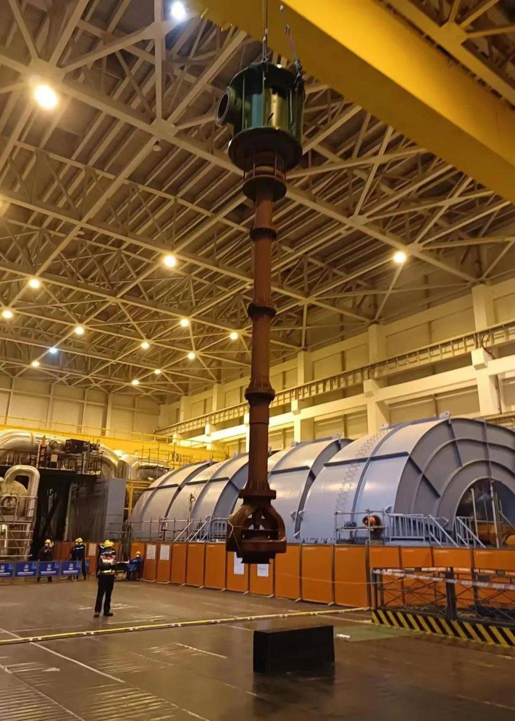 低压缸解体检修,1-9号轴承解体检修,发电机抽穿转子,8台汽轮机高中压