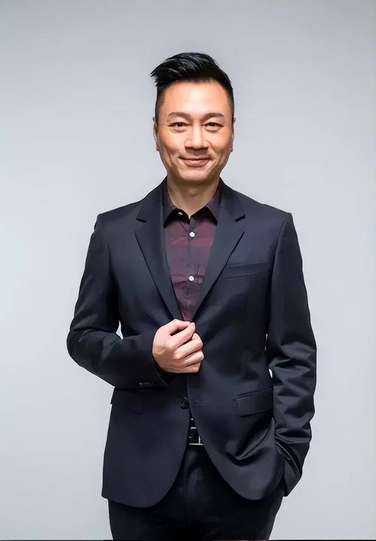 tvb三届视帝定居中山,大晒气派豪宅,儿子曾因炫富被批_黎耀祥_内地