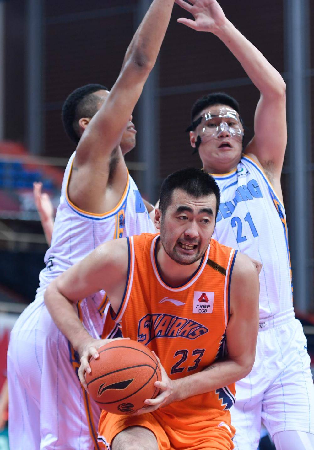 虽没能成为下一个姚明,但张兆旭的职业精神是留给cba的宝贵财富_上海