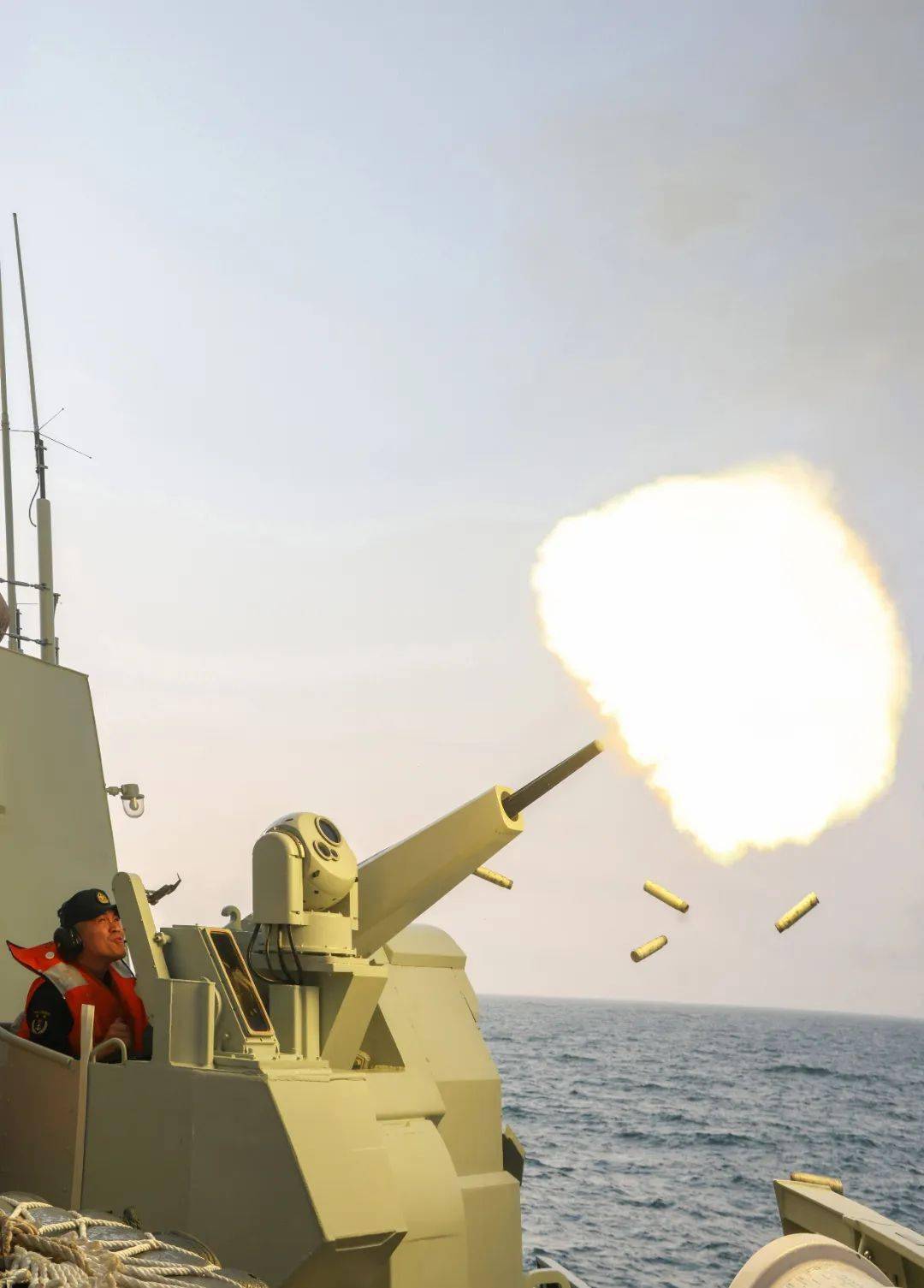 汉中舰,向战行!_舰艇_演练_编队