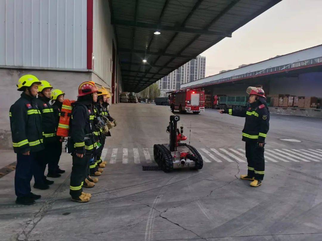 【初战机造变革冲锋号】接警短、出动快！蓝伴侣的“一短三快”充满金点子！