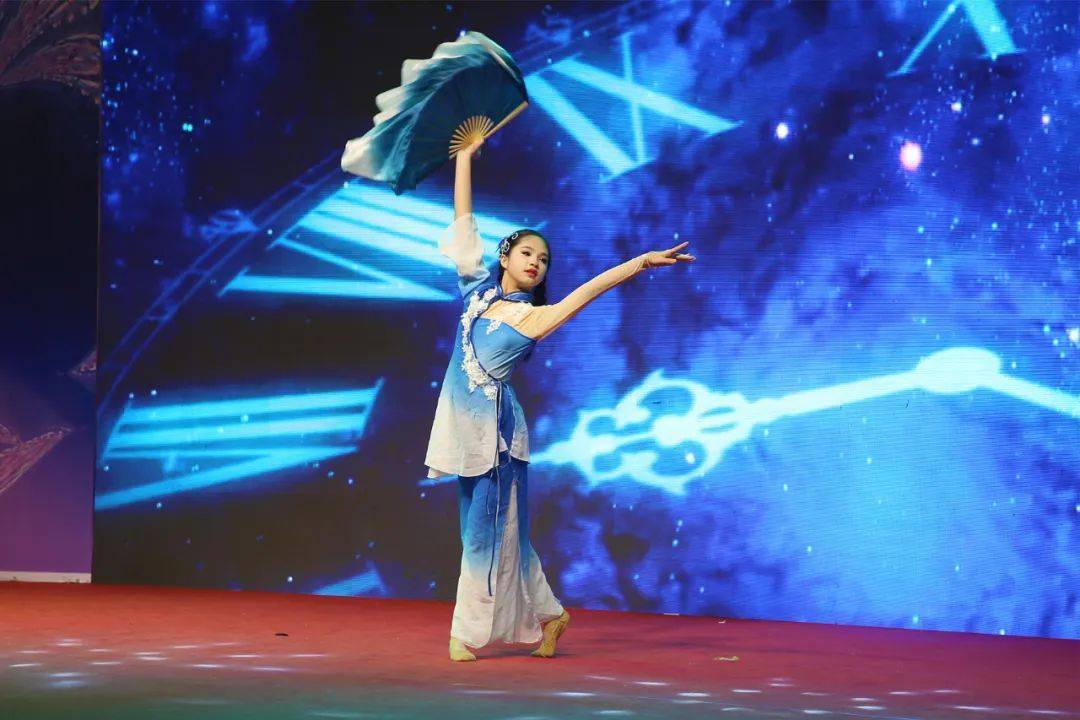 这群孩子托起园洲艺术的希望～_表演_指导老师_舞蹈