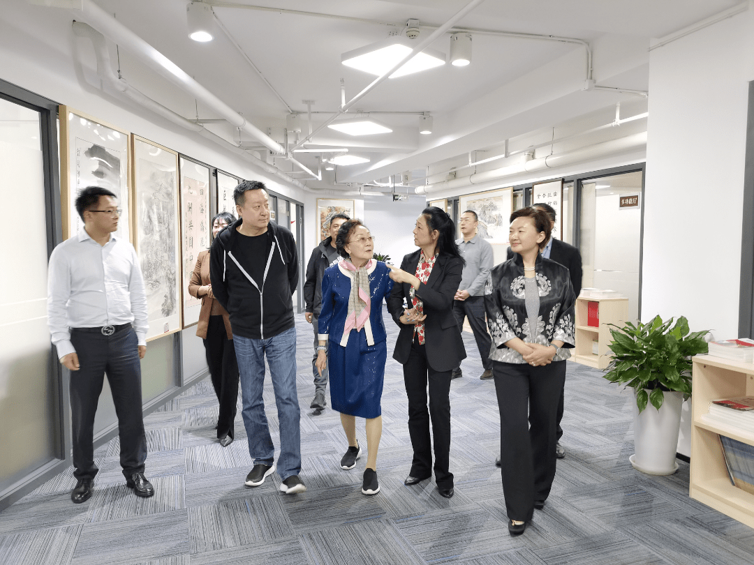 刘以勤会见美国著名侨领张素久女士一行_四川省_张治中_基金会