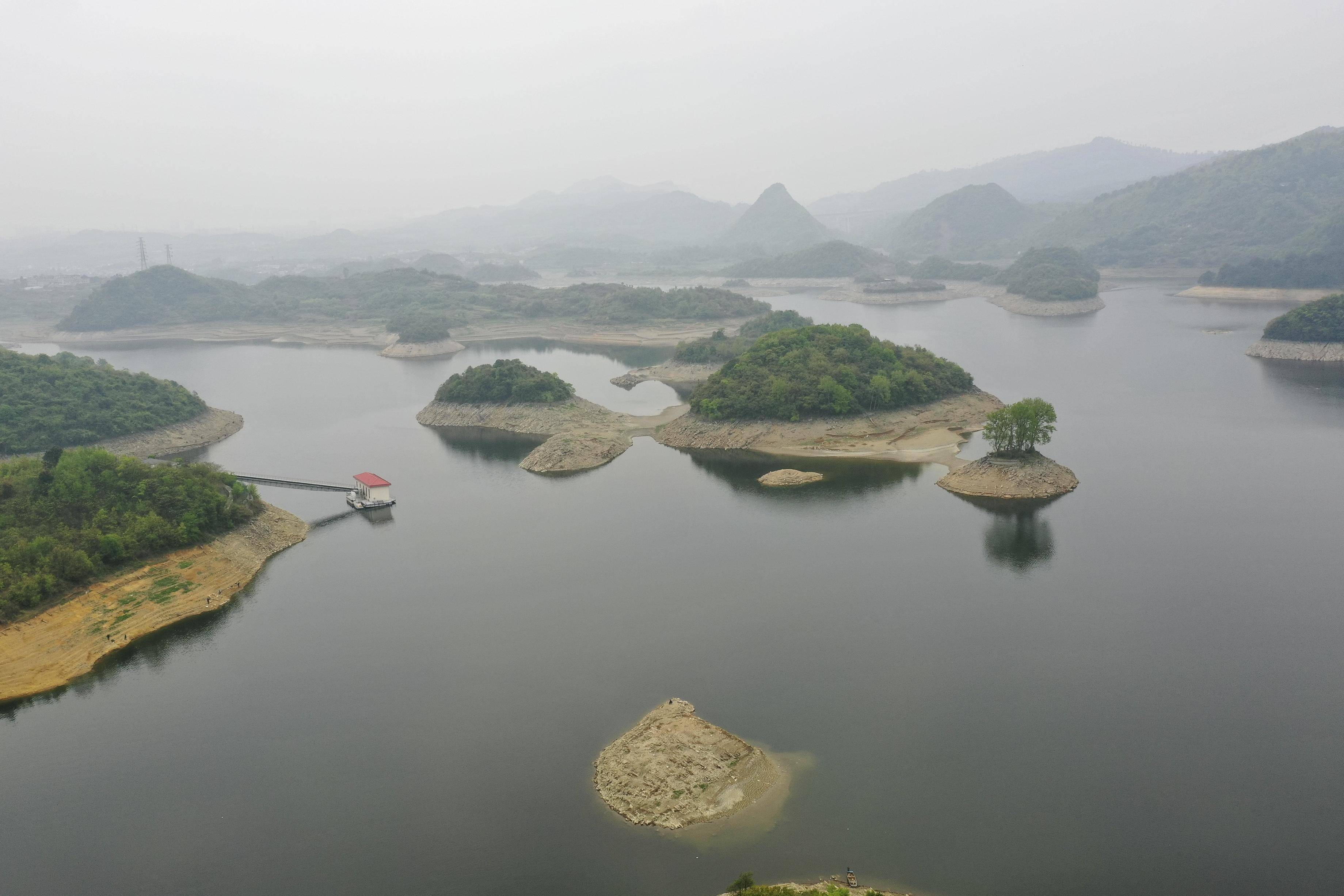 (经济)贵阳阿哈水库加固工程主体完工_刘续_大坝_新华社