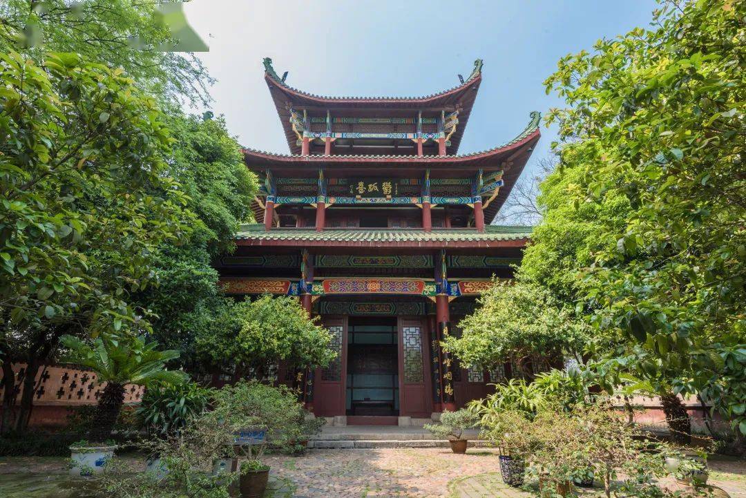 董府—标准钟—南市街—魏家大院—福寿沟博物馆—赣州文庙—钓鱼台