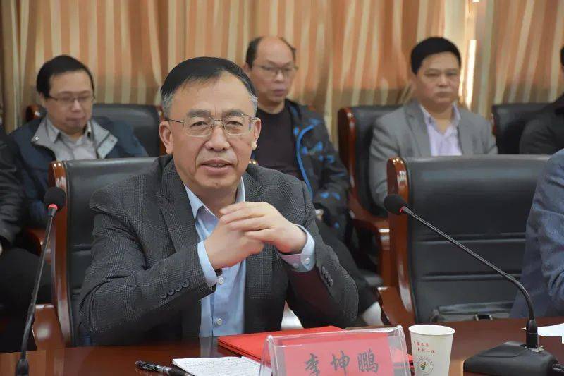 新洲一中托管帮扶武穴市育才高中_发展_武汉市_教育部