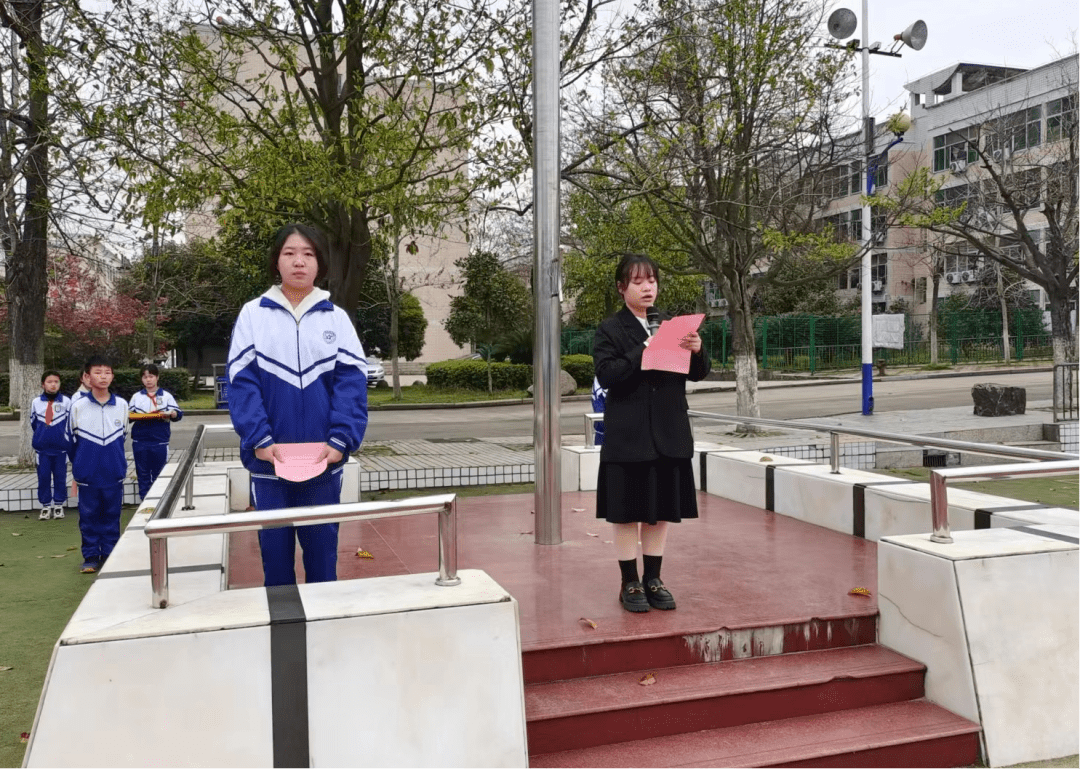 江西省西山学校开展"第八个全民国家安全教育日"系列活动_师生_宣传栏