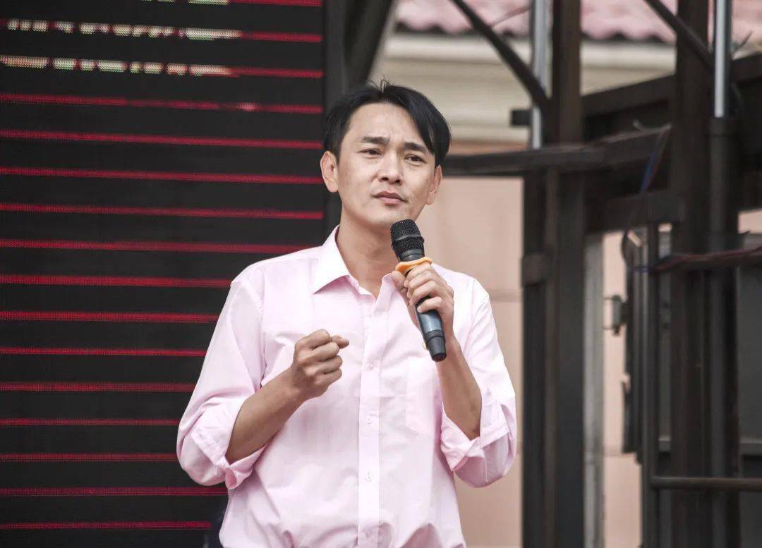 "奋进新征程 礼赞新时代"天津人艺红色轻骑兵走进武清区大碱厂镇社区