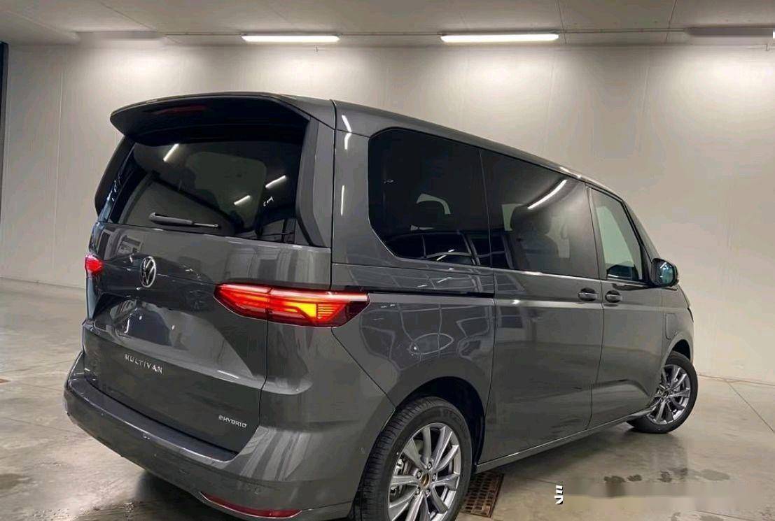 大众multivan迈特威:质感十足,灯组变化明显,2.