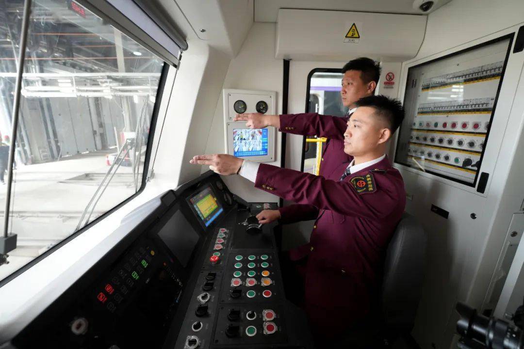 沈阳地铁4号线列车长这样!大量现场照片曝光!_建设_浑南_新进展