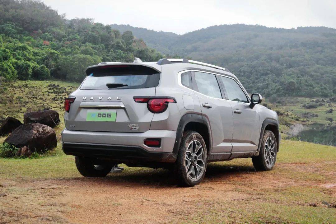 15万级硬派suv,四驱 后锁,一公里只要4毛,这么买不吃亏!