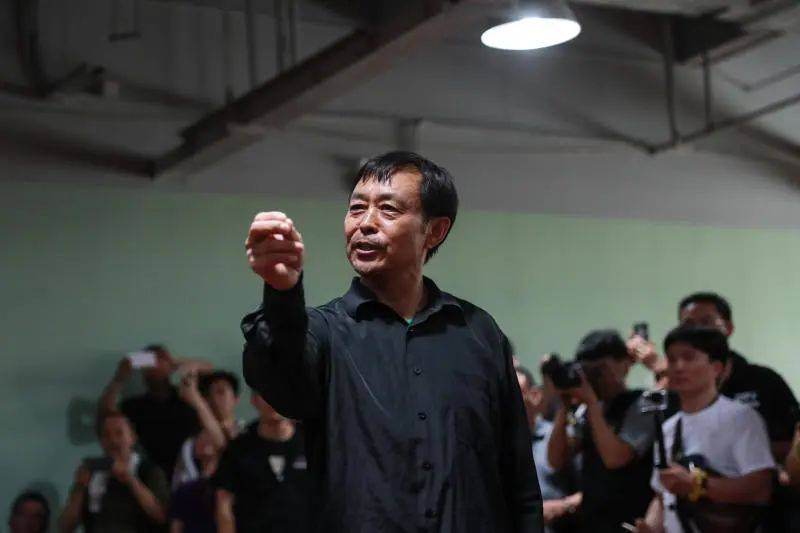 马保国败阵直播间,市场拒绝了“审丑流量”| 周末谈_商业化_行业_网友