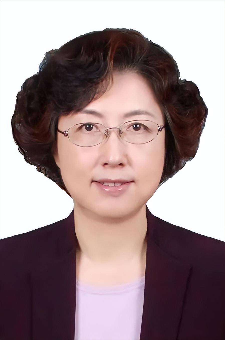 决定任命李春英为菏泽市人民政府副市长,代理市长