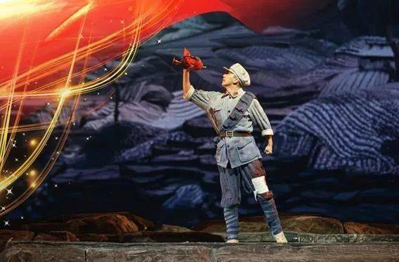 《花儿与号手》是以红军长征路过六盘山为背景创作的一部大型原创音乐