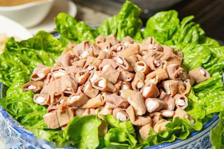 进入"厦门12580惠生活",发送关键词"cba"即可参与抽取cba球星签名篮球