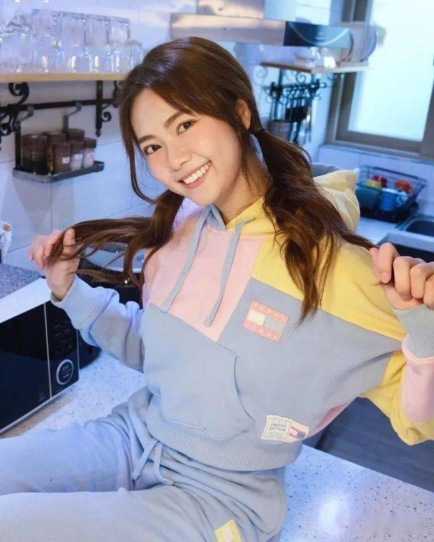 游嘉欣拍剧受伤磨烂手 爆缸留疤激光都搞唔掂_孔德_处理_有份