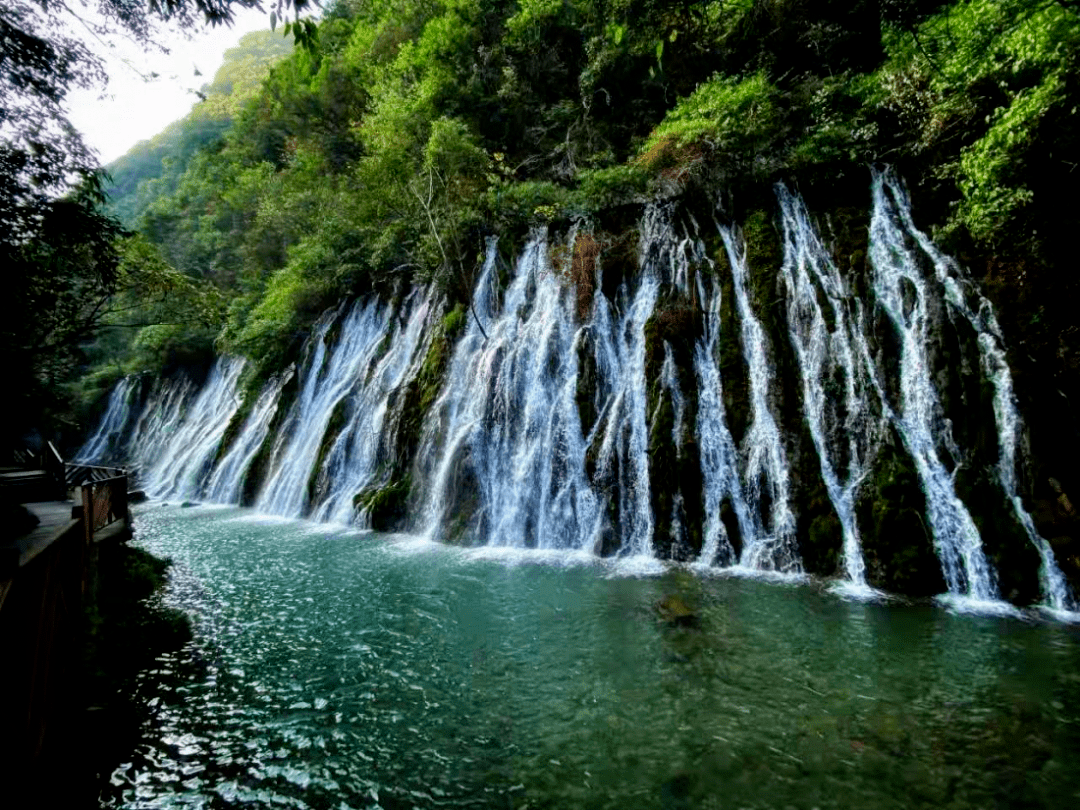 中壩大峽谷風光秀麗,風格獨特,風景如畫集峰,石,洞,林,禽獸,泉,潭,瀑