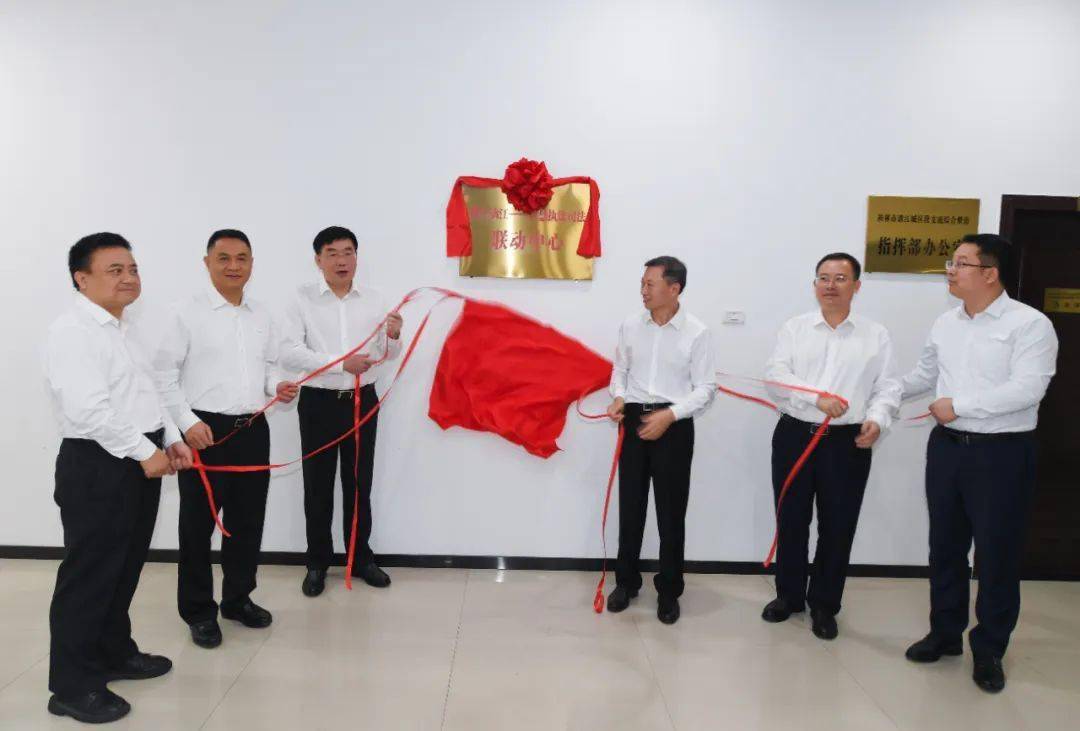 周卉,市人大常委会副主任,漓江风景名胜区管委会党工委副书记唐修璇