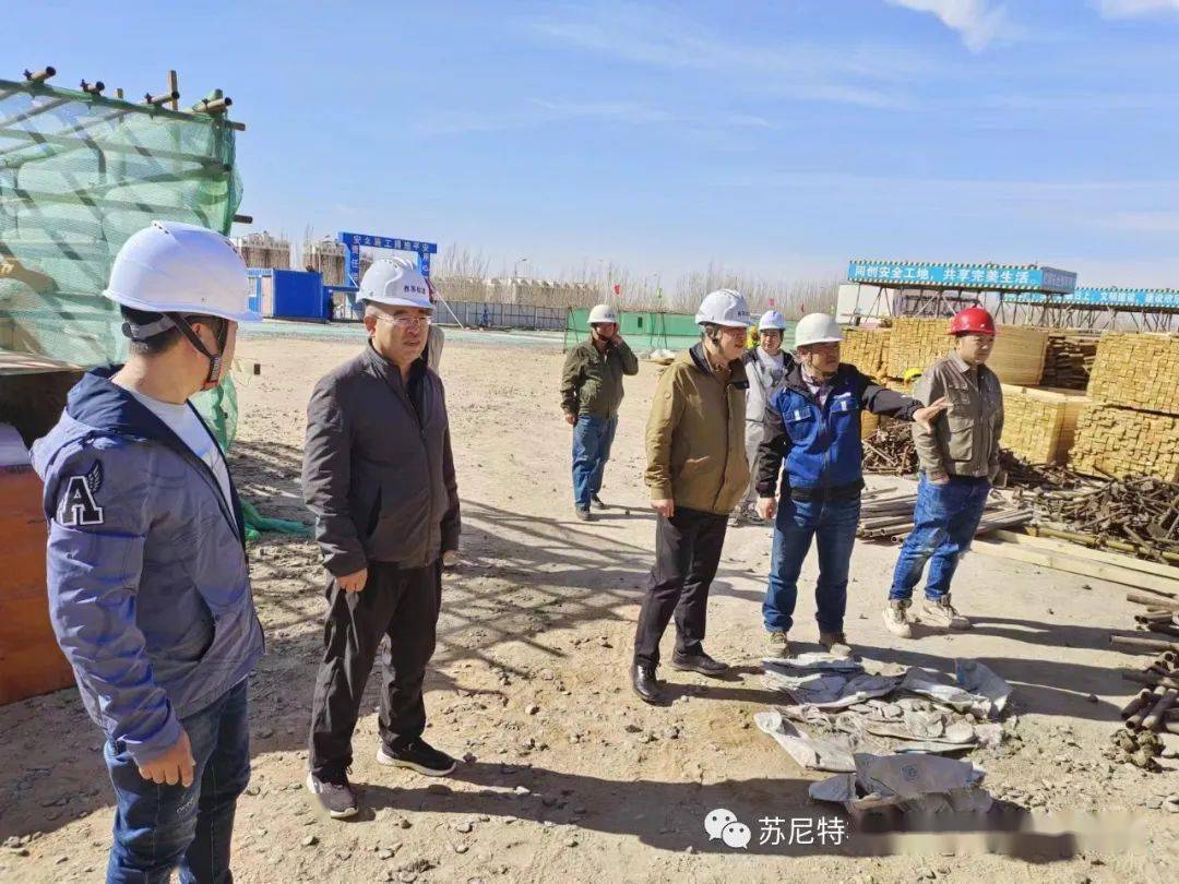 旗住建局局长杜永胜带领相关股室人员组成联合检查组,对苏尼特右旗