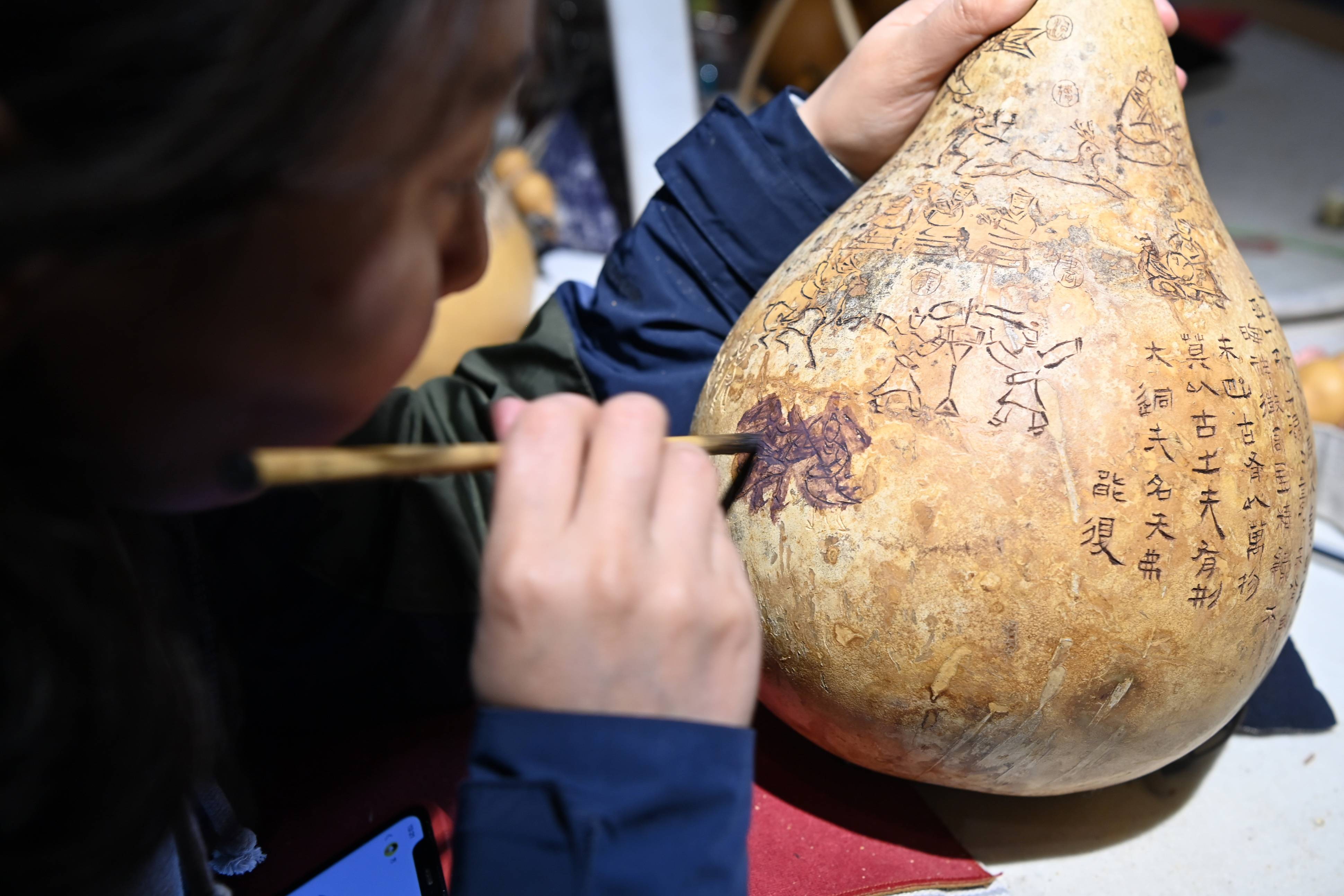 甘肃刻葫芦大师唐占鸿图片