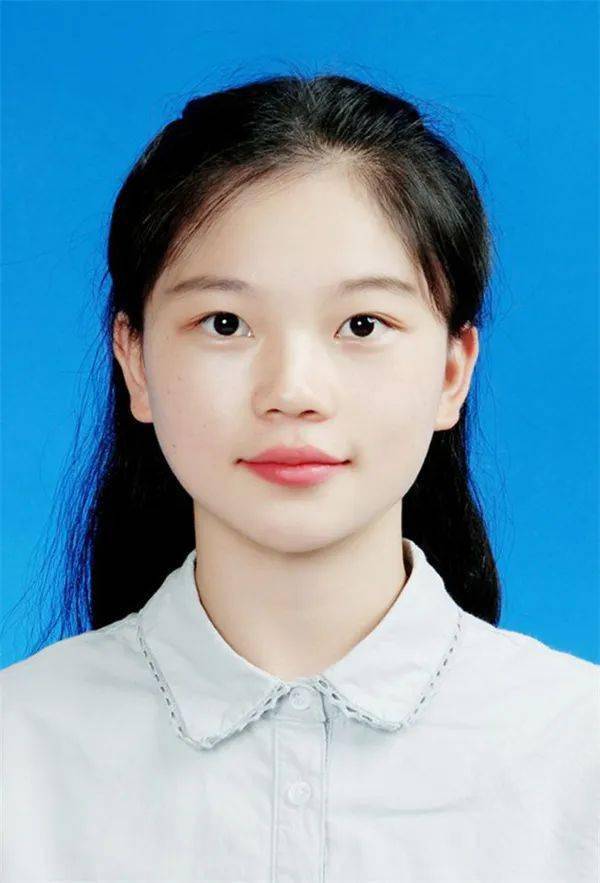 杨慧仪,女,汉族2007年1月出生曲靖市第二中学高二年